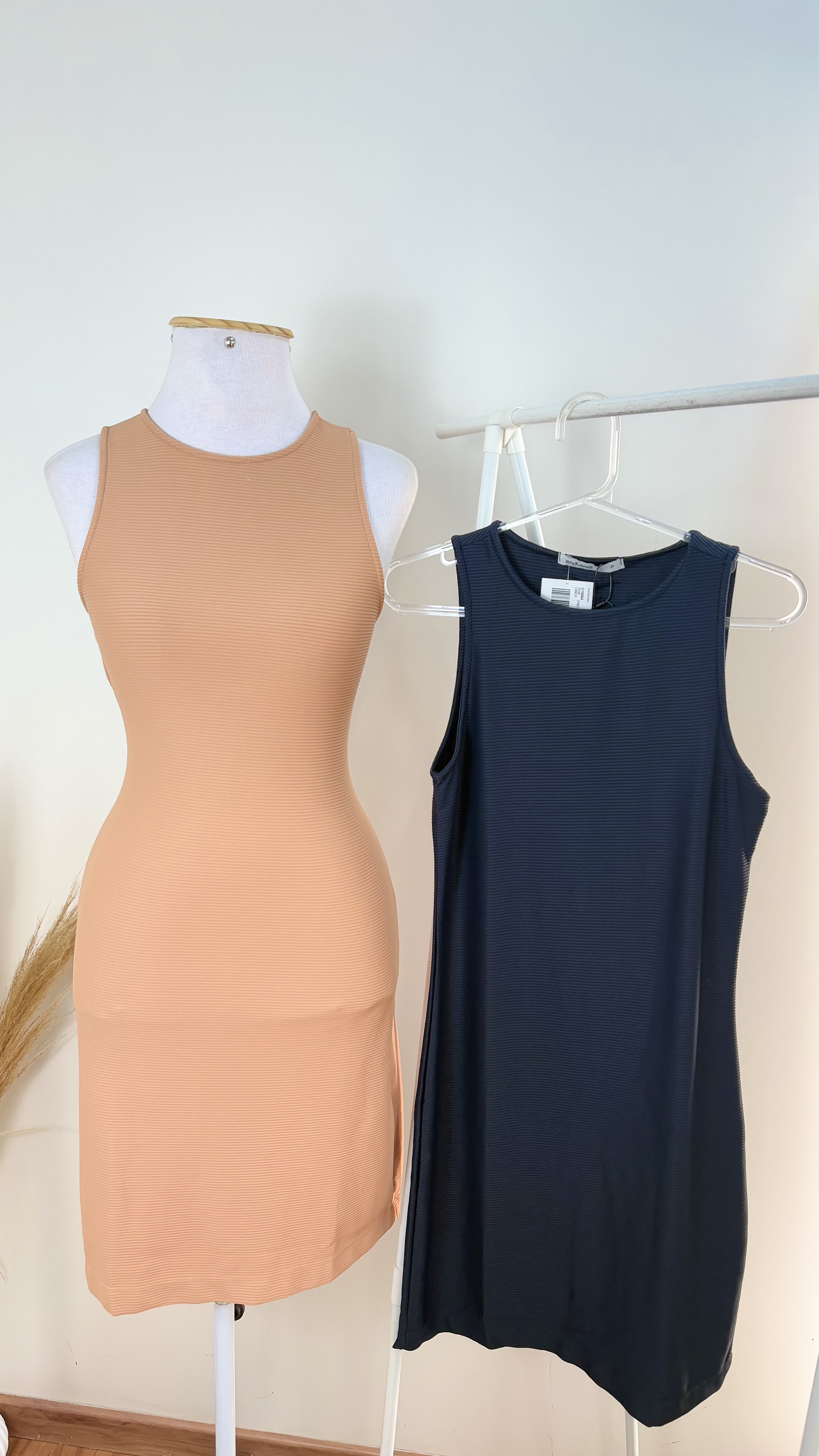VESTIDO FEM SM CRT REF.E15664 LRNJ GG.