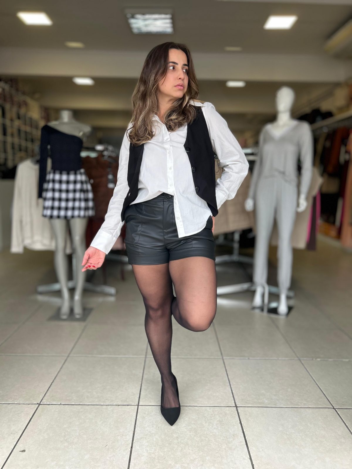 SHORTS FEM COURINO R74 REF.GL1815 PTO PP.