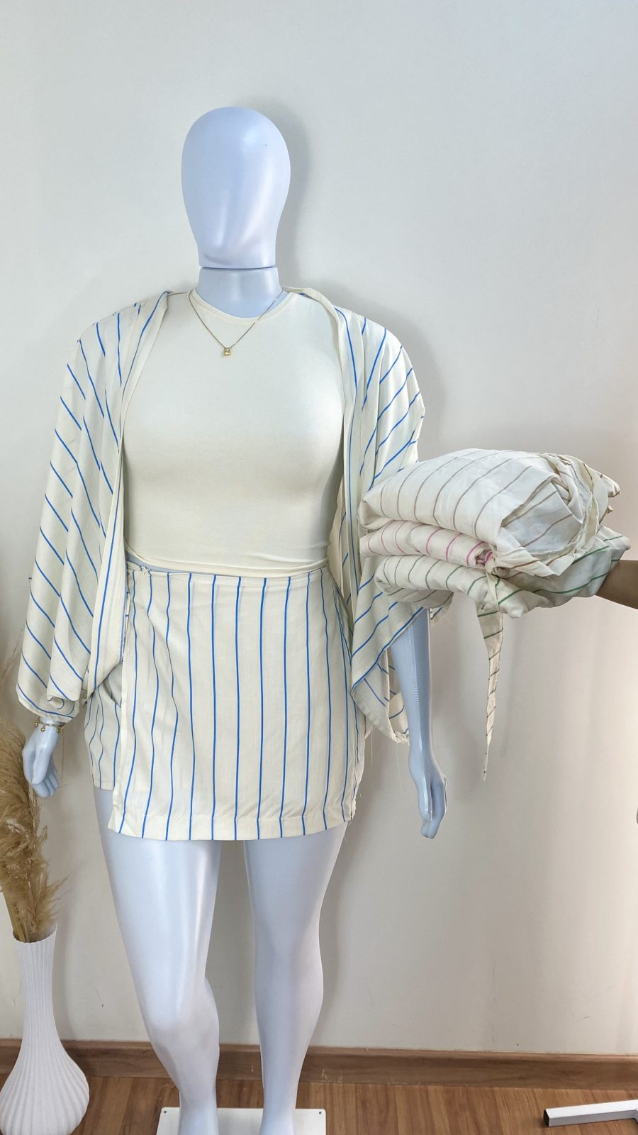 CONJ FEM ADT KIMONO+SHRT REF.GL2264 STD GG.