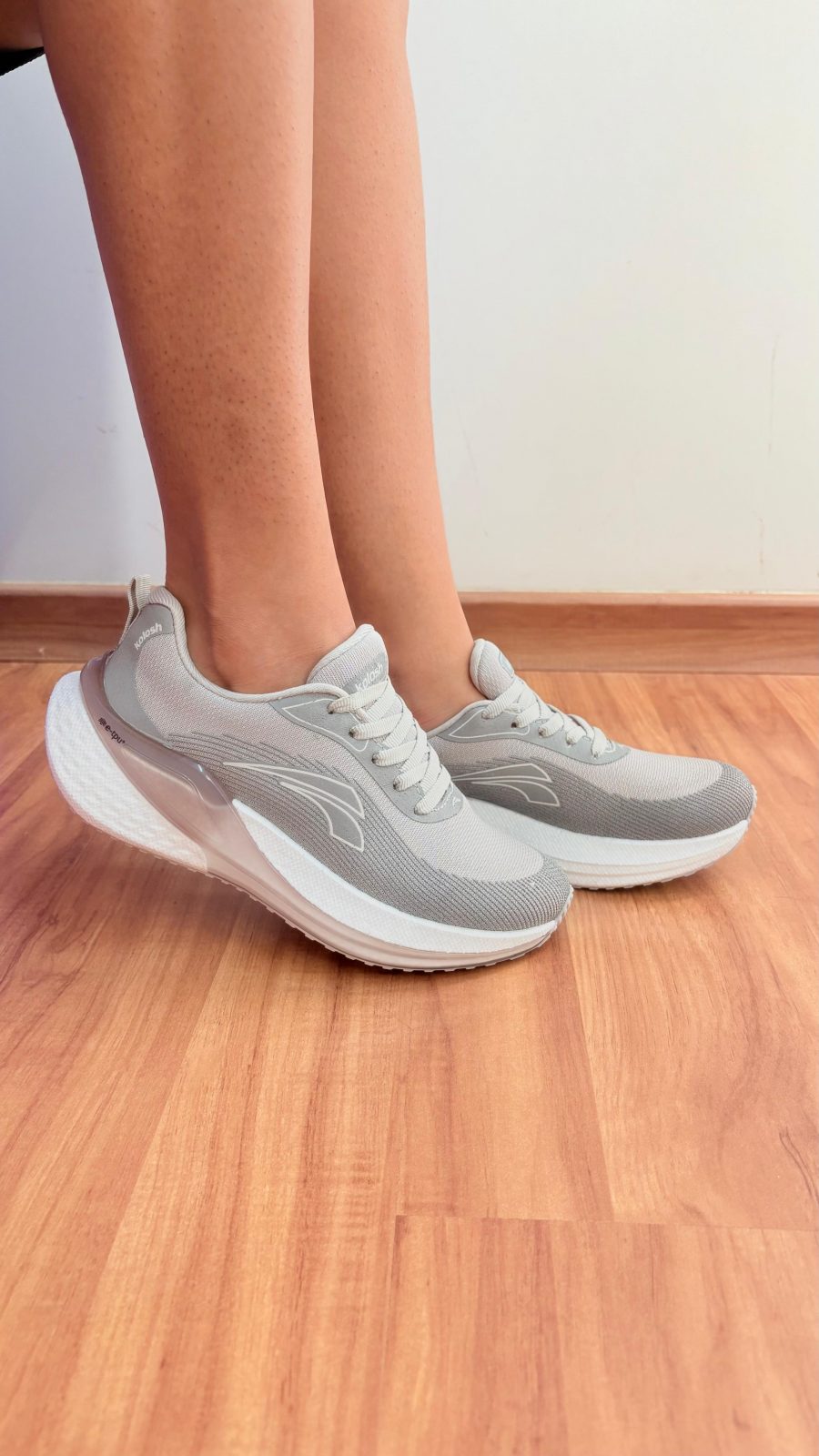 TENIS FEM M51 REF.E0381 NEVOA/CZA/BCO 34.