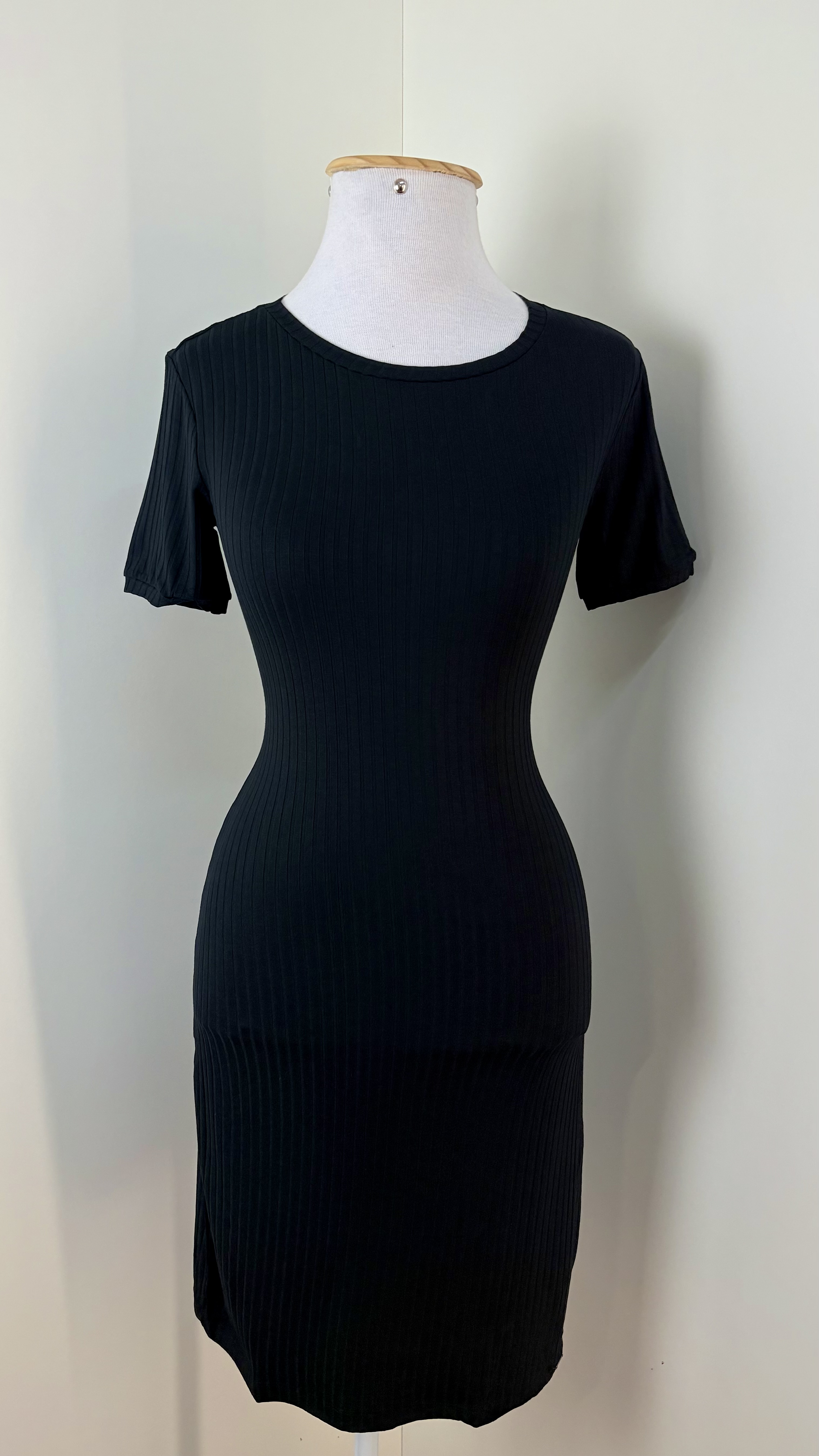 VESTIDO FEM MM CURT R53 REF.00663 VRD ESC P.