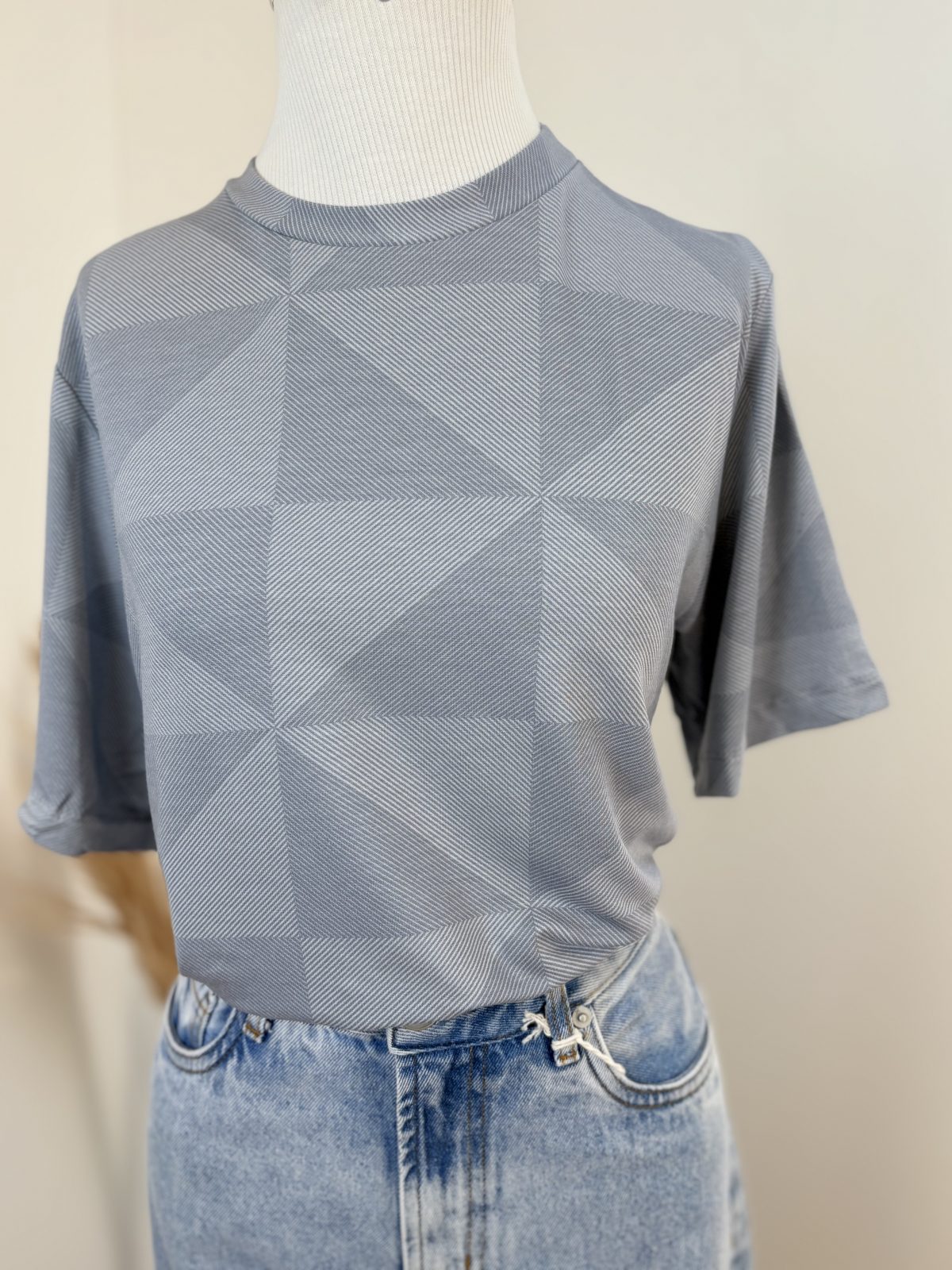 CROPPED FEM ADT MM