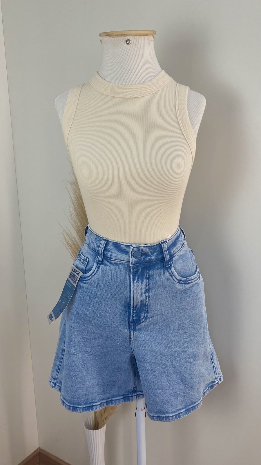 SHORTS FEM ADT MEIA COXA REF.J6801 JNS/CL 38.