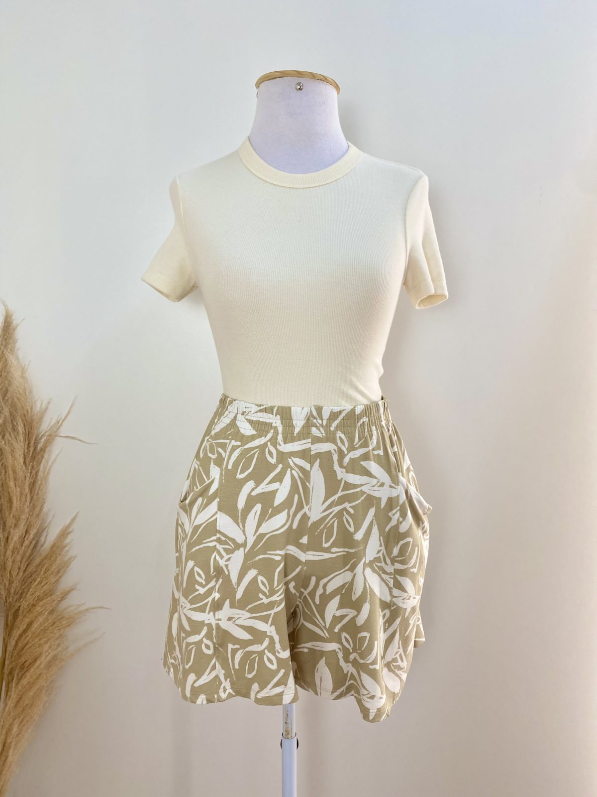 SHORTS FEM ADT REF.123846 BGE/BCO M.
