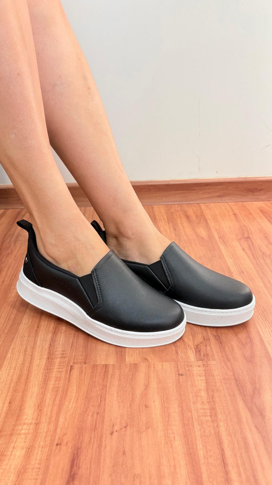 TENIS FEM S/CADRÇO M59 REF.MC913 PTO 37.