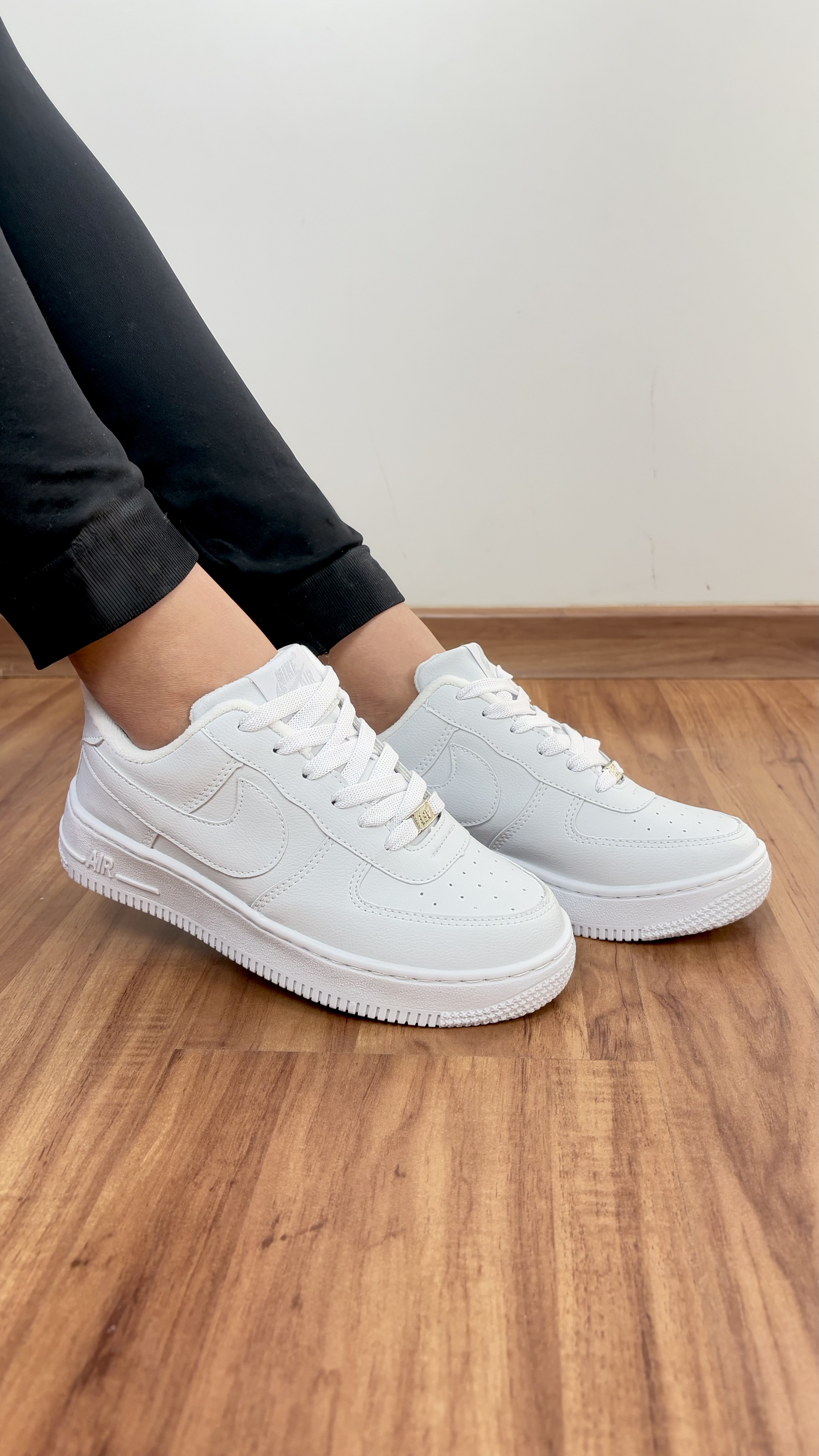 TENIS UNSX AIR FORCE REPLICA REF.0299 BCO 35.