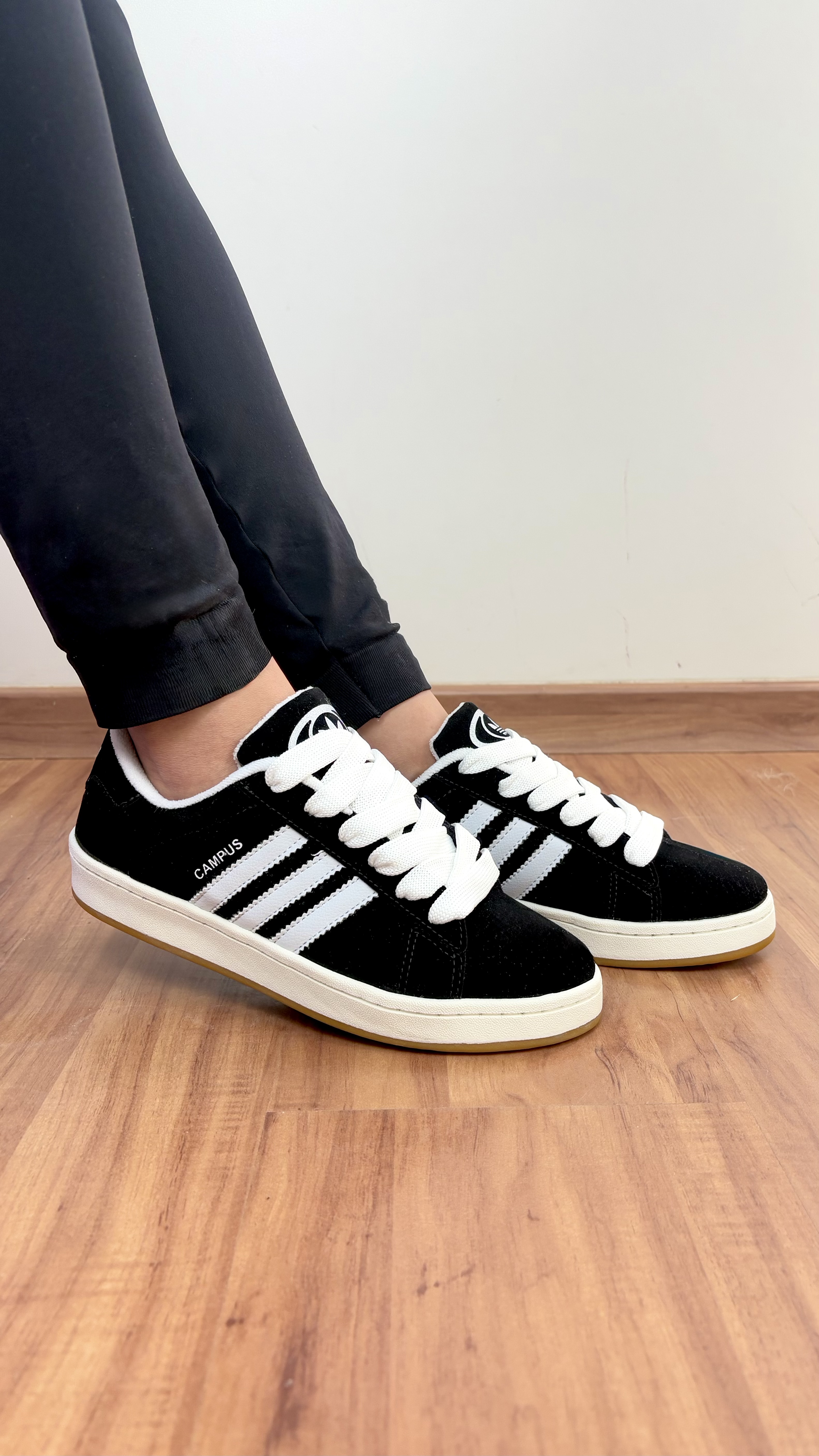 TENIS UNSX ADIDAS REPLICA REF.0627 PTO 34.
