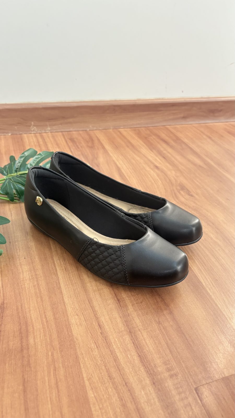 SAPATO FEM M62 REF.7016457 BGE 35.