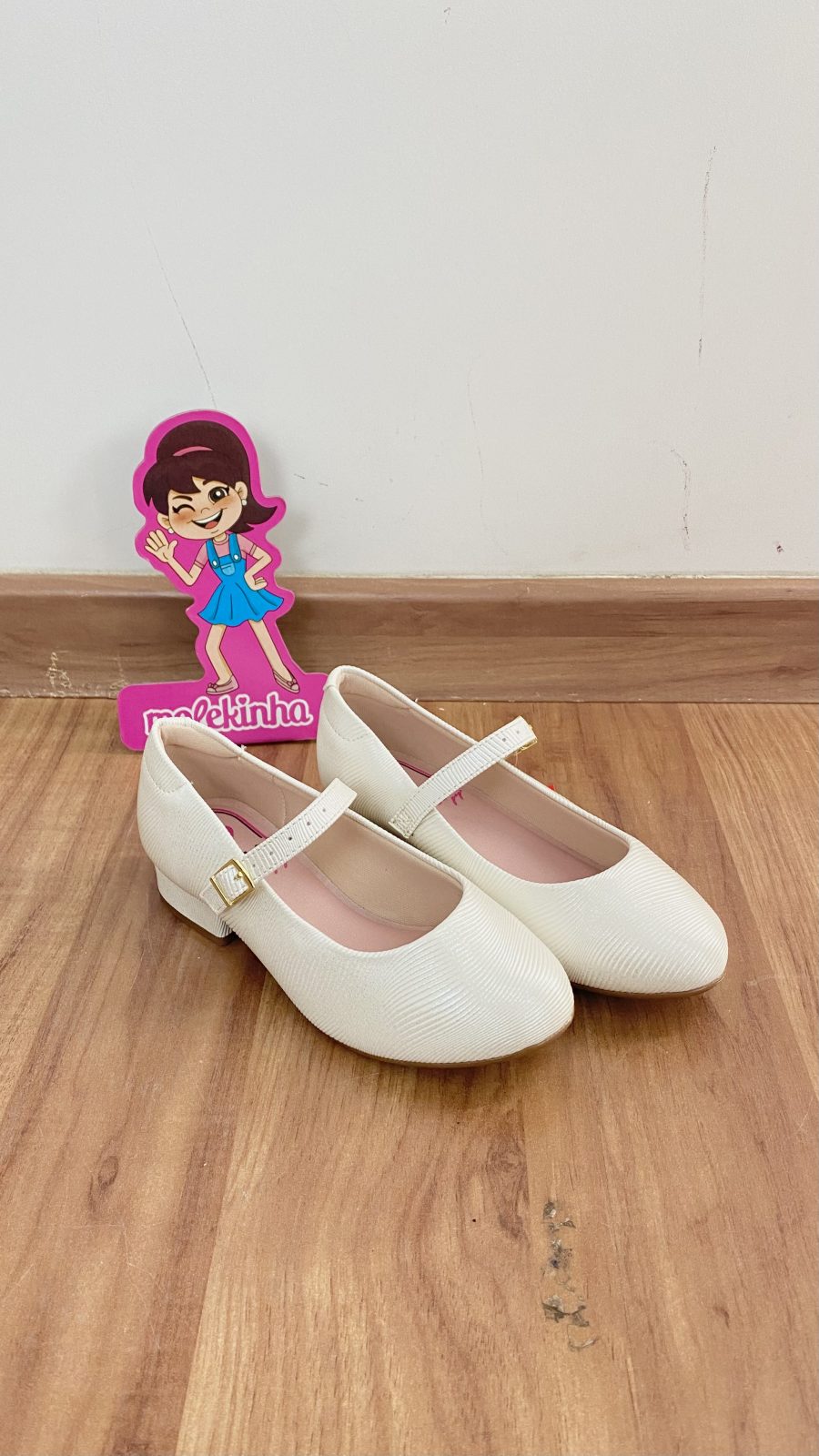 SAPATO FEM INF SALTO PQN REF.2528101 BCO 27.