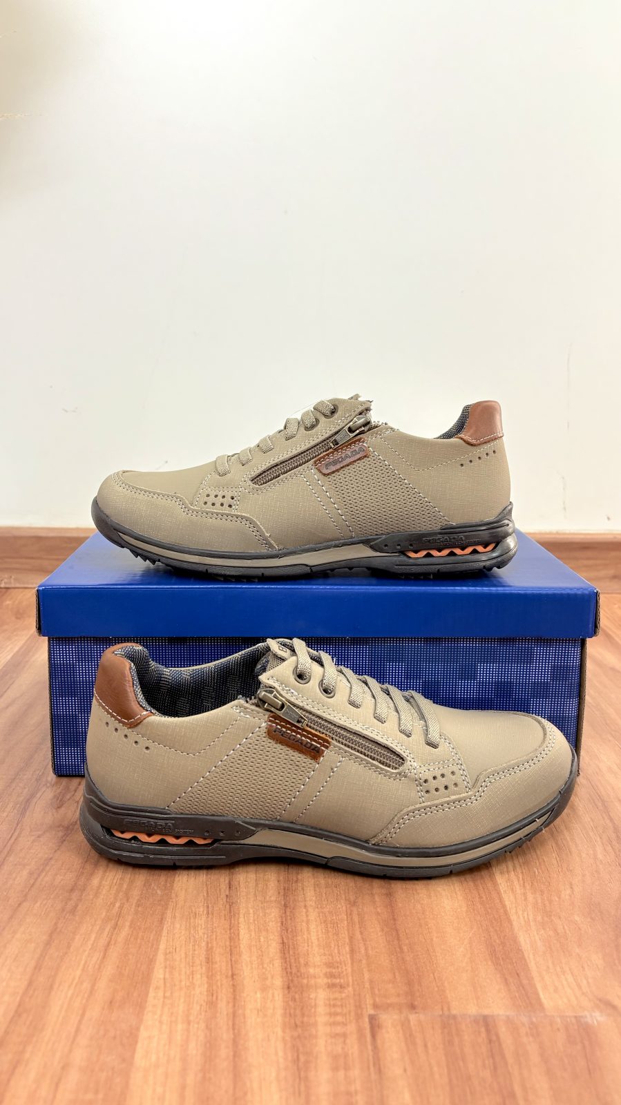 SAPATENIS MASC M73 REF.114861 AREIA/MRR 38.