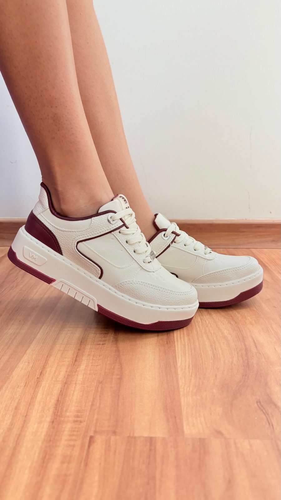 TENIS FEM M97 REF.12600908 OFF/VNHO 34.